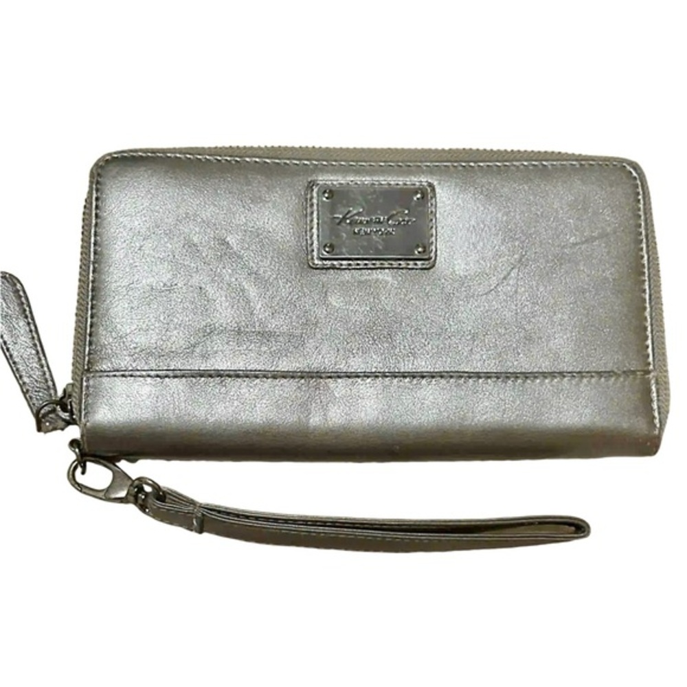 Kenneth Cole New York Leather Wristlet Wallet in Pewter 🩶